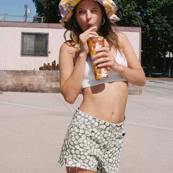 Zara Daisy Print High Waisted Straight Shorts Sizes 8 and 12 - Picture 10 of 10